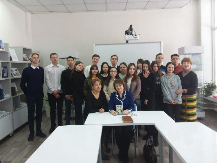 Наши десятиклассники школы побывали в Центральной городской библиотеке имени Оралхана БОКЕЯ.